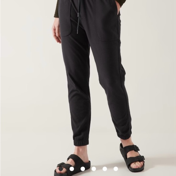 Athleta Farallon joggers in olive green - Picture 3 of 14